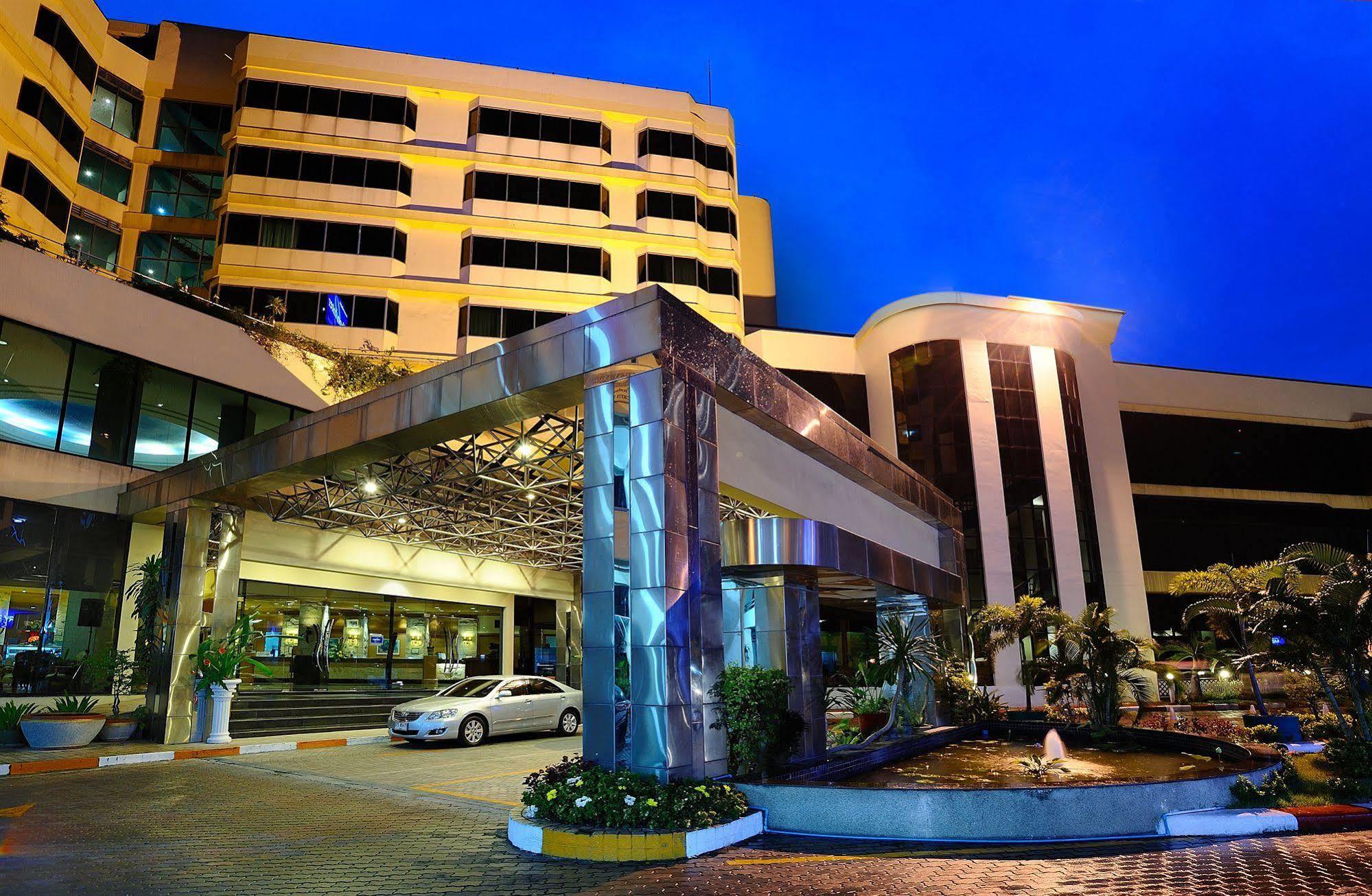 צ'ון בורי Chon Inter Hotel מראה חיצוני תמונה