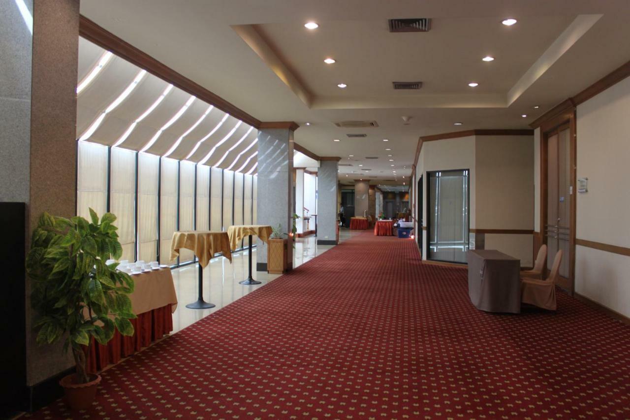 צ'ון בורי Chon Inter Hotel מראה חיצוני תמונה